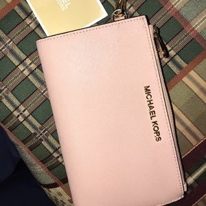 Micheal kors wallet phone holder soft pink
